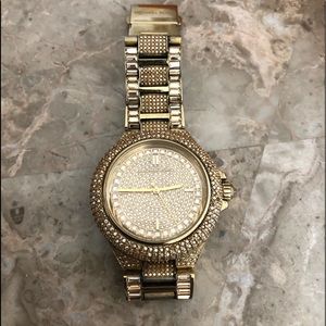 SOLD!!!✨Michael Kors Camille glitz